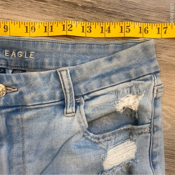 American Eagle Blue Skinny Jeans with Distressed Detailing - Picture 3 of 8